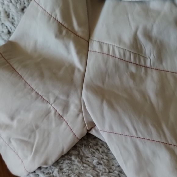 Elegant White Trench Coat with Red Floral Design - Picture 10 of 15